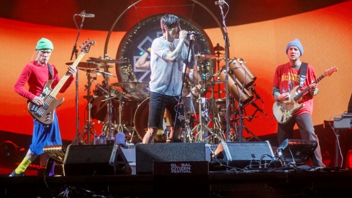 Οι Red Hot Chili Peppers, Snoop Dogg και Billie Eilish στην τελετή&hellip;