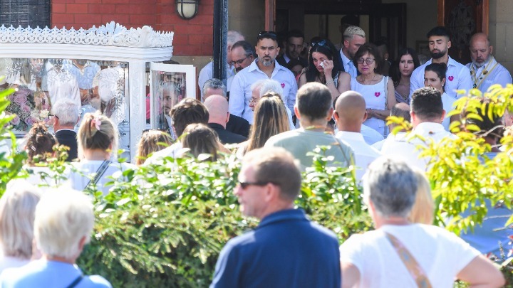 Βρετανία: Οι γονείς ενός από τα κορίτσια που δολοφονήθηκαν στο Σάουθπορτ ζητούν να σταματήσουν οι&hellip;