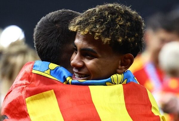 Μαχαίρωσαν τον πατέρα του Λαμίν Γιαμάλ