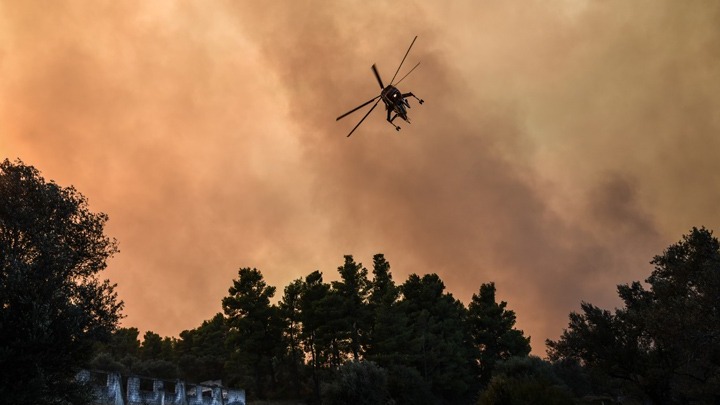 Μέτωπα φωτιάς σε Κύθηρα, Μεσσηνία και Καβάλα –…