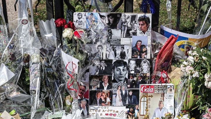 Γαλλία: Η ταφή του Αλέν Ντελόν έγινε αργά το απόγευμα στο κτήμα του,…