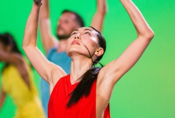 Η Sasha Waltz παρουσιάζει την επαναστατική ανοιχτή παρτιτούρα «In C»