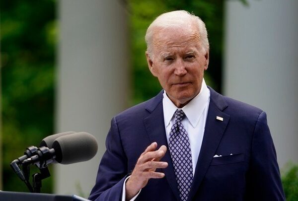 Τζάναν Γκάνες / Ο Μπάιντεν και η παρακμή της Αμερικής