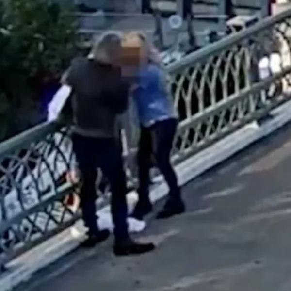 O Τζον Μπον Τζόβι απέτρεψε γυναίκα να πηδήξει από γέφυρα 