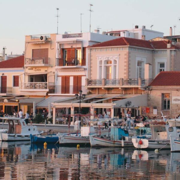 Ευτυχισμένοι Γερμανοί συνταξιούχοι στην Αίγινα