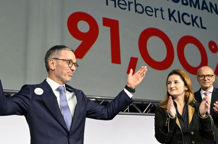 Χέρμπερτ Κικλ: Ποιός είναι αρχηγός του ναζιστικού FPÖ που θριάμβευσε στην εκλογές της&hellip;