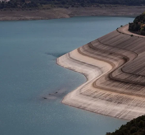 ΕΥΔΑΠ/Στεργίου: Έκκληση για κατανάλωση με μέτρο
