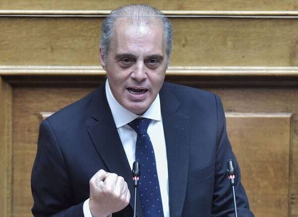 Μηνυτήρια αναφορά Βελόπουλου στον Άρειο Πάγο για τις καταγγελίες Γεωργιάδη κατά Τσίπρα