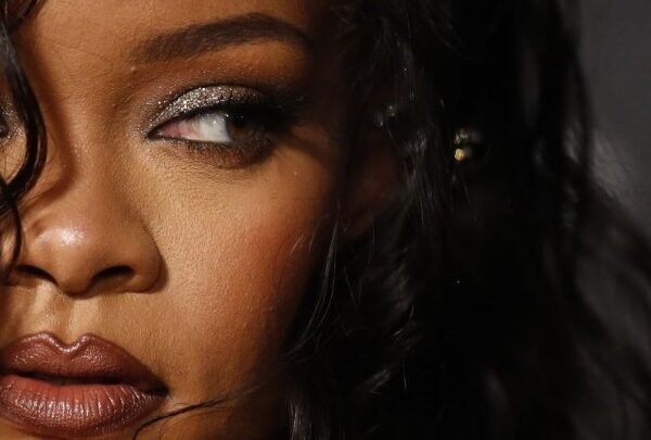 Rihanna: «Κάνε αληθινά τα όνειρά σου»