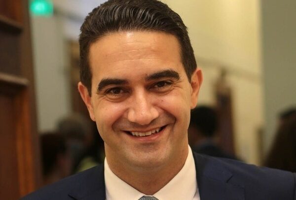 Κατρίνης: Προσπάθεια χειραγώγησης εκλογής προέδρου στο ΠΑΣΟΚ με αναξιόπιστες δημοσκοπήσεις