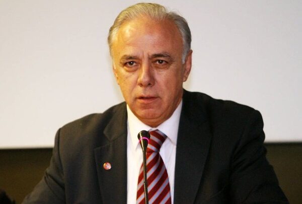 Πέθανε ο Παύλος Γερακάρης