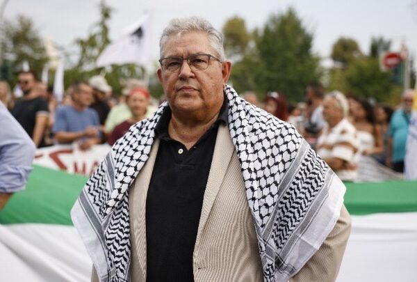 Κουτσούμπας στη συγκέντρωση του ΠΑΜΕ- Τα κόμματα του συστήματος παίζουν το παιχνίδι&hellip;