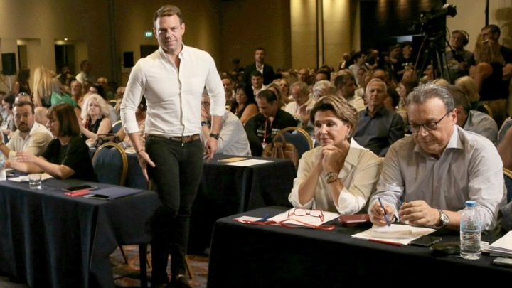 Σε εξέλιξη η ψηφοφορία στην ΚΕ του ΣΥΡΙΖΑ -ΠΣ επί της πρότασης&hellip;