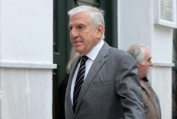 Δύσκολες ώρες για τον Γιάννο Παπαντωνίου