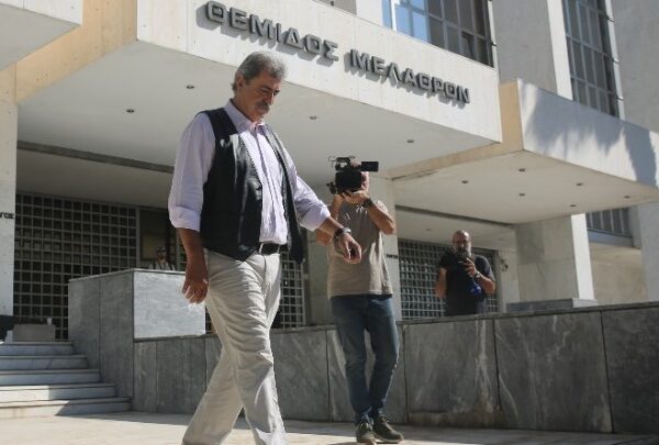 Πολάκης: Στην εισαγγελέα του Αρείου Πάγου για την υπόθεση του ΚΕΕΛΠΝΟ και της Λινού