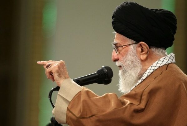 Μαζικές διαδηλώσεις στο Ιράν: Η απάντηση Χαμενεΐ και η ένταση με τις ΗΠΑ