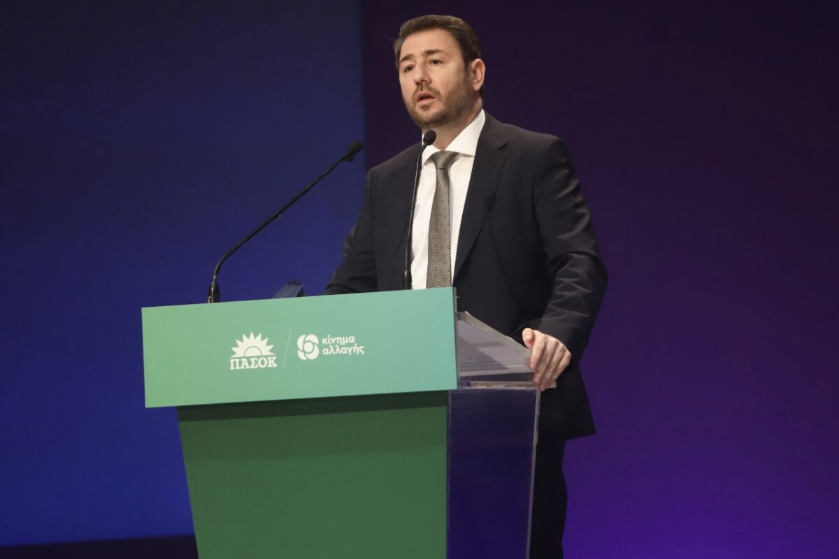 Ο Ανδρουλάκης εκμεταλλεύεται το “καντενάτσιο” Τσίπρα και πολιορκεί στελέχη- Στο στόχαστρο Σαουλίδης, Αυγέρη&hellip;