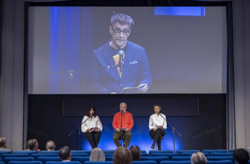 Το βραβείο «ΦΩΣ powered by ΔΕΗ» θα απονεμηθεί σε πρωτοεμφανιζόμενους ηθοποιούς