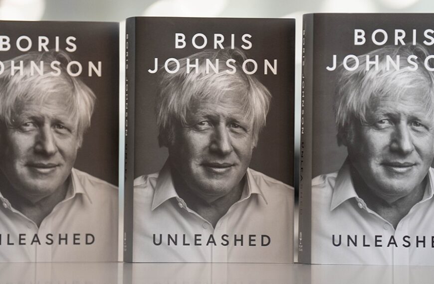 Απομνημονεύματα Μπόρις Τζόνσον: Η αυταπάτη ενός «κλόουν»