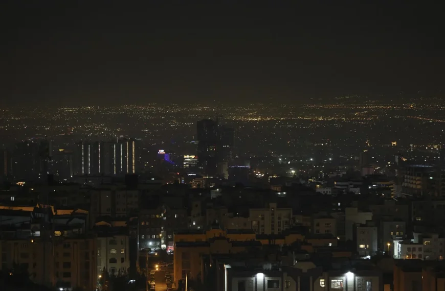 «Ημέρες Μετάνοιας»: Το Ισραήλ βομβάρδισε το Ιράν (vid)