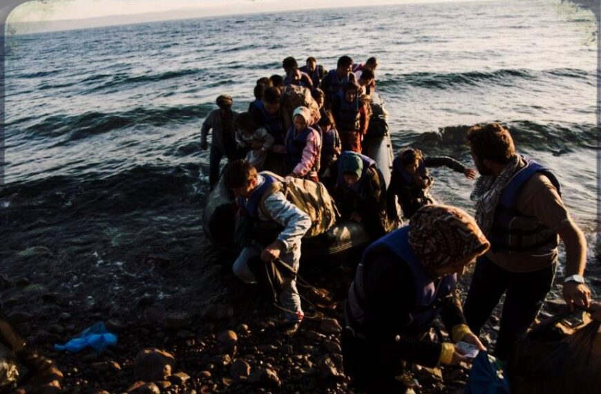 FAZ: Χιλιάδες μετανάστες καταφθάνουν σε Κρήτη και Γαύδο