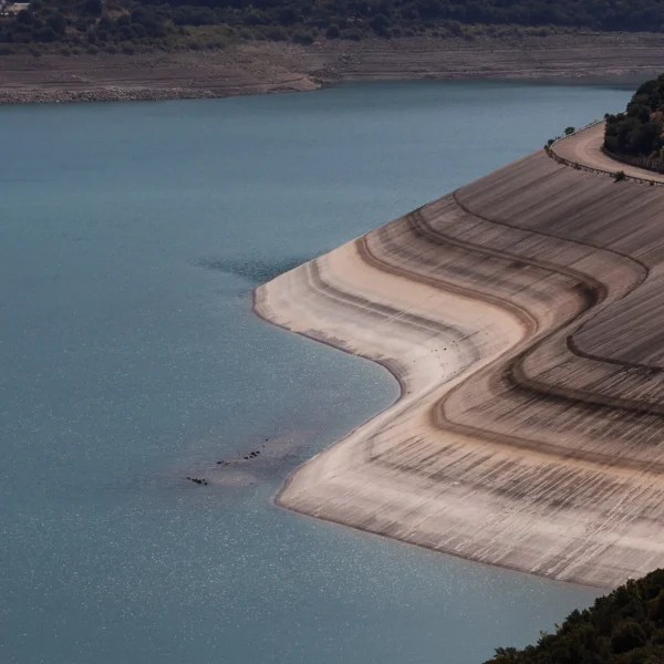 Συναγερμός για τη λειψυδρία: Μεταφορά νερού από τη λίμνη Κρεμαστών και μονάδες&hellip;