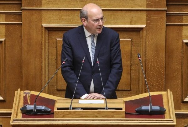 Χατζηδάκης: Σοβαρό, μετρημένο το Μεσοπρόθεσμο Πρόγραμμα