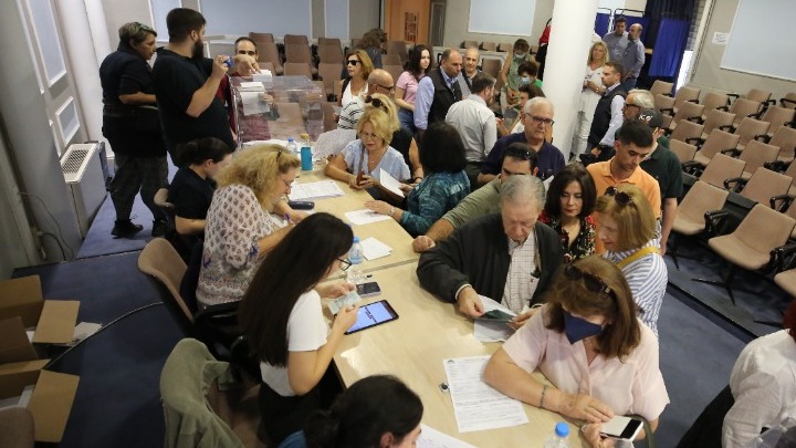 Εκλογές ΠΑΣΟΚ: Παράταση της ψηφοφορίας κατά 1 ώρα – Ψήφισαν 275.375 έως&hellip;