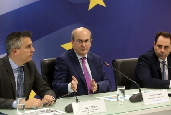 ΥΠΟΙΚ: Οι τέσσερις αλλαγές που έρχονται σε φιλοδωρήματα, τέλος επιτηδεύματος για τα&hellip;