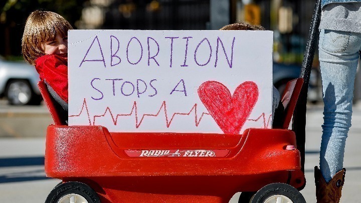 ΗΠΑ: Ραγδαία αύξηση της παιδικής θνησιμότητας αφότου καταργήθηκε το δικαίωμα στην άμβλωση