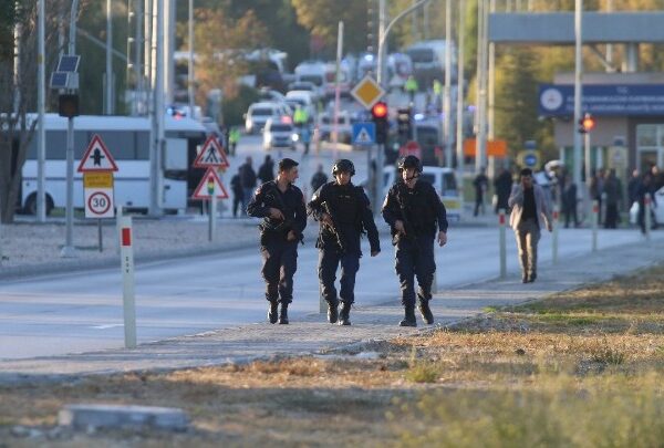 Τουρκία: Τέσσερις νεκροί και 14 τραυματίες από την επίθεση στις κεντρικές εγκαταστάσεις&hellip;