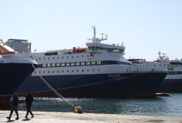 Έληξε η απεργία της ΠΝΟ – Αναχωρούν από τις 2 το μεσημέρι τα πλοία