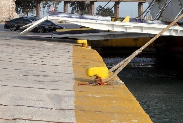 Απαγορευτικό απόπλου σε Ραφήνα και Λαύριο – Τροποποιήσεις δρομολογίων και στον Πειραιά