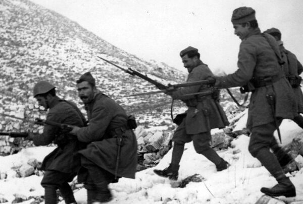 Ο Γιώργος Σεφέρης και ο Γιώργος Θεοτοκάς γράφουν για την 28η Οκτωβρίου&hellip;