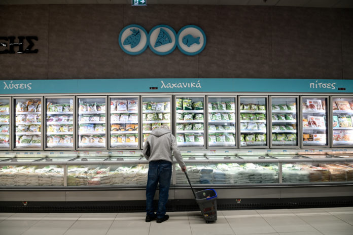 Σούπερ μάρκετ: Νέες μειώσεις τιμών σε 523 προϊόντα στα ράφια