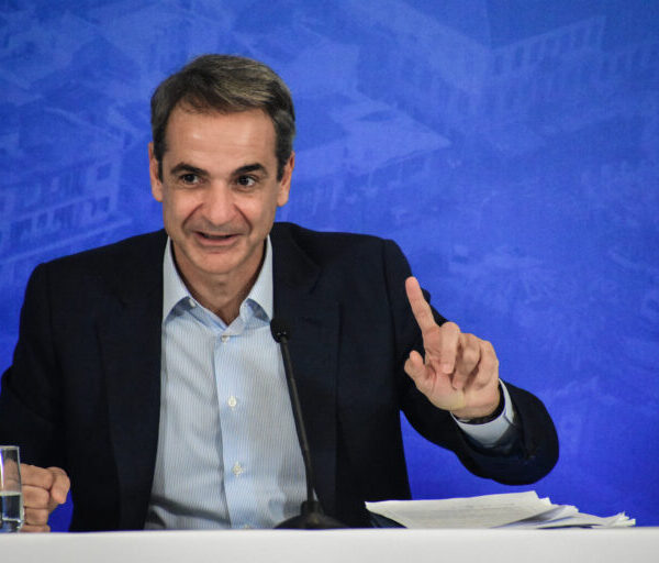 Ανάρτηση Μητσοτάκη στο Τικ Τοκ με το μήνυμα ότι οδήγηση και αλκοόλ&hellip;