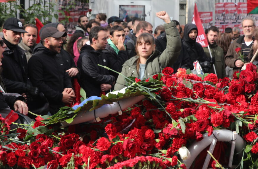 Κορυφώνονται οι εκδηλώσεις μνήμης για το Πολυτεχνείο με τη μεγάλη πορεία