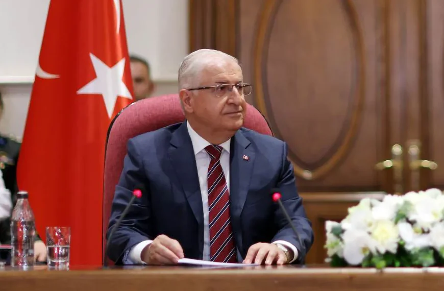 Υπουργός Άμυνας της Τουρκίας: Δεν επιτρέπουμε τη στρατιωτικοποίηση των νησιών – Η Ελλάδα σφετερίζεται περιοχές στο Αιγαίο