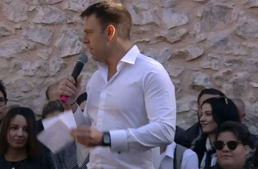 Ο Στέφανος Κασσελάκης ανακοίνωσε το νέο κόμμα «της δημοκρατίας, των ελεύθερων πολιτών και της προόδου»