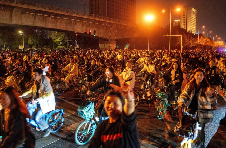 Κίνα: Η μεγάλη πορεία για τα καλύτερα… ντάμπλινγκ προκάλεσε κυκλοφοριακό έμφραγμα (και&hellip;