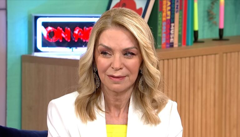 Έλλη Στάη: Τι λέει για την προσωπική ζωή της, την πατρική οικογένεια της και τα 2 εγγόνια της