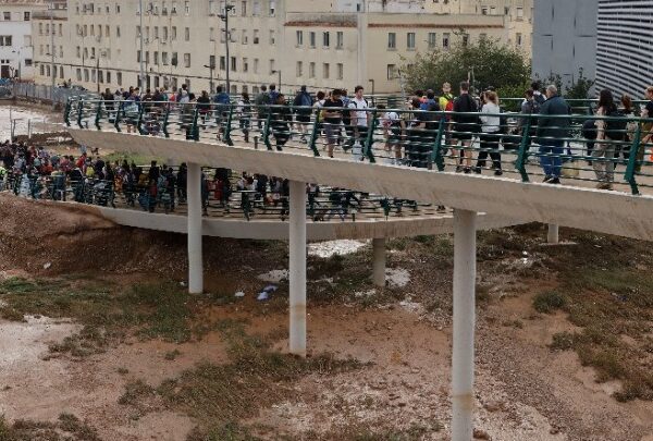 Ισπανία: Ξεπέρασαν τους 200 οι νεκροί από τις πλημμύρες στην περιφέρεια Βαλένθια&hellip;