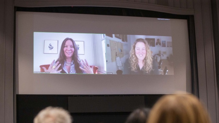 Άννα Γουίνγκερ: Δύσκολη διαδικασία η μεταμόρφωση σύγχρονων τοποθεσιών σε ιστορικά σκηνικά