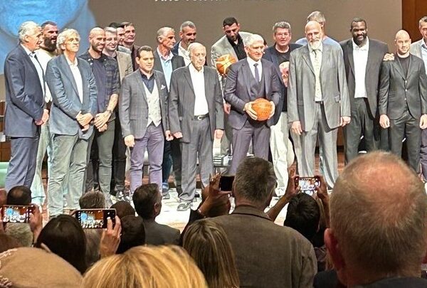 Θεσσαλονίκη: Παρουσιάστηκε στο Μέγαρο Μουσικής η αυτοβιογραφία του Παναγιώτη Γιαννάκη