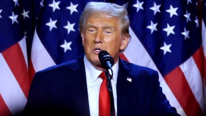 Ο Τραμπ επιβάλει δασμούς ύψους 25% στην Κολομβία επειδή αρνήθηκε να παραλάβει μετανάστες