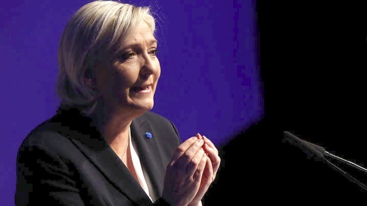 Η Μαρίν Λεπέν εκμεταλλεύεται την πολιτική κρίση στη Γαλλία: Το λάθος του Μπαϊρού…