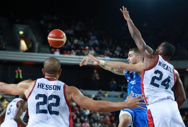 «Ηλεκτροσόκ» στην Εθνική από τη Μ. Βρετανία