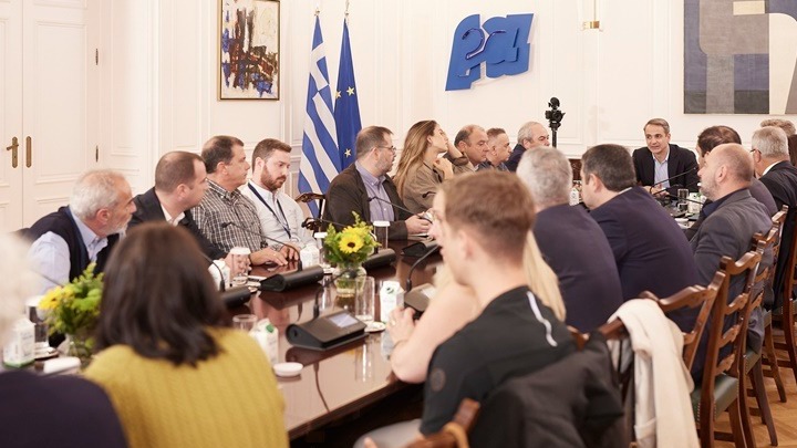 Μητσοτάκης: Το Δημόσιο θα αναλάβει την αποκατάσταση της πολυκατοικίας στους Αμπελοκήπους