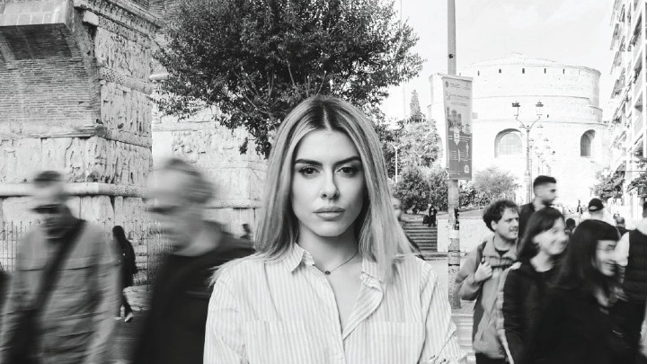 Αυτοκόλλητα σε 50 καταστήματα θα δείχνουν ότι προσφέρουν καταφύγιο σε θύματα έμφυλης βίας&hellip;