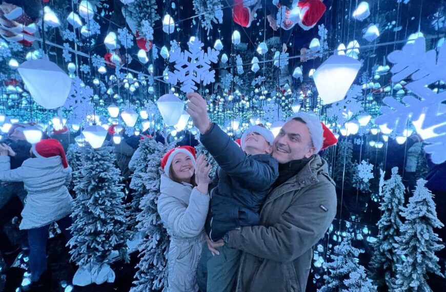 Σέλφι στο… σαλόνι του Αϊ-Βασίλη 